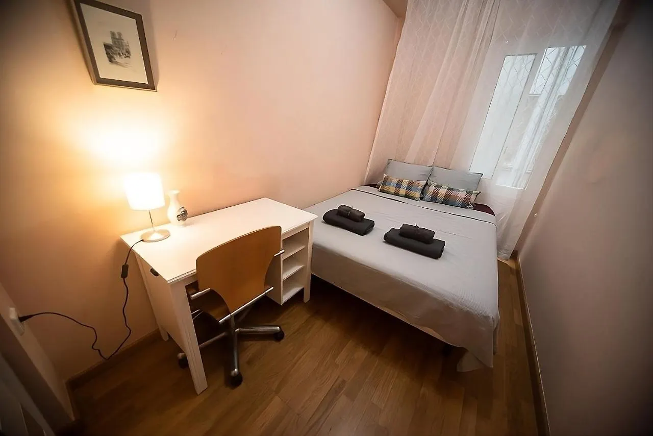 Traditional Rooms In Eixample Barcelona
