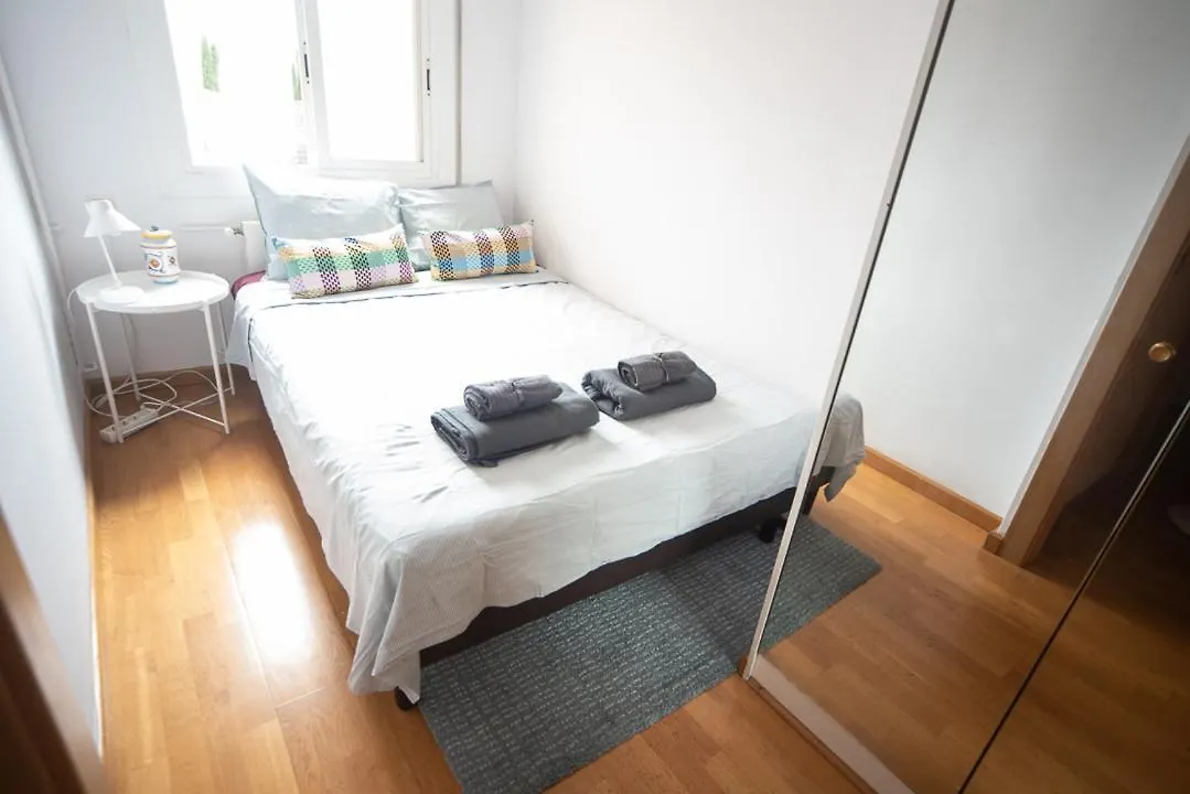 Hostel Traditional Rooms In Eixample Barcelona